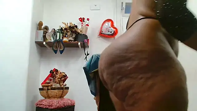 xTALLSEXYBUMx: διαδικτυακό σόου στην κάμερα