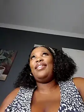 SWEETDOLLY29XX Adlı Modelin Canlı XXX Sohbeti