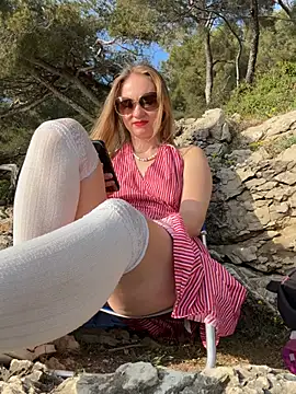 Weettyy: онлайн-секс-чат