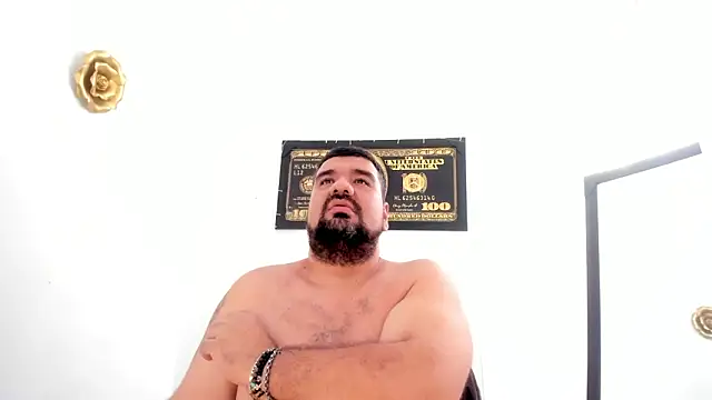 horus_gil: διαδικτυακό σόου στην κάμερα