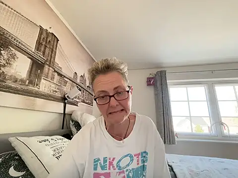 دردشة Curvy-Jinx الجنسية المباشرة