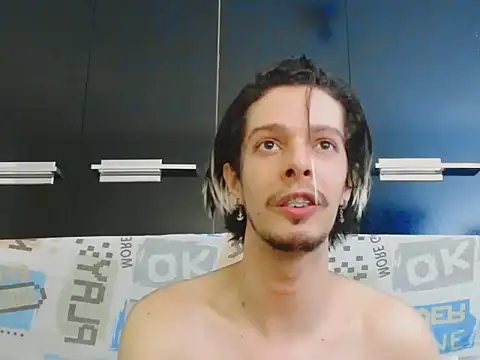 Show modela blondetwink na web-kameri