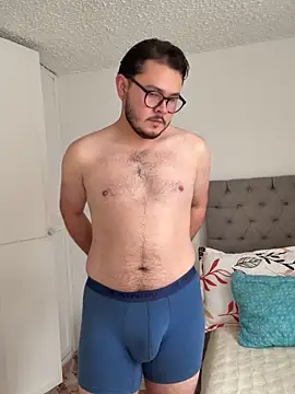 SubBoy_bear: διαδικτυακό σόου στην κάμερα