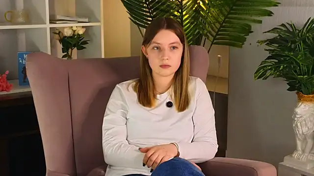 RebeccaAzim Show in webcam