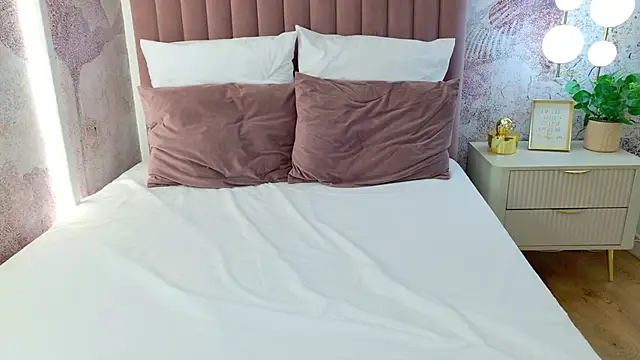 SophieFinn Adlı Modelin Canlı XXX Sohbeti