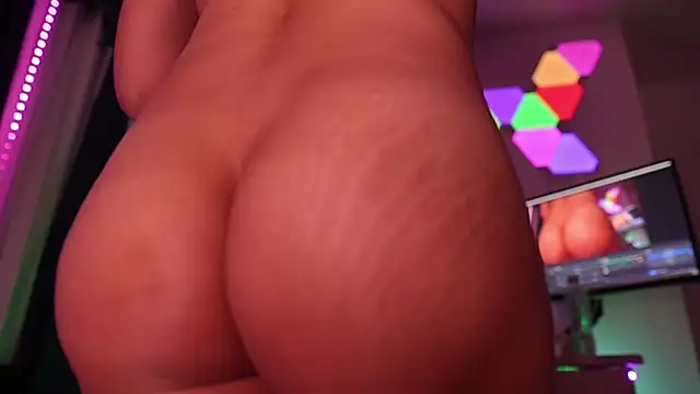 Pokazy przed kamerką – DsexiestQueenx