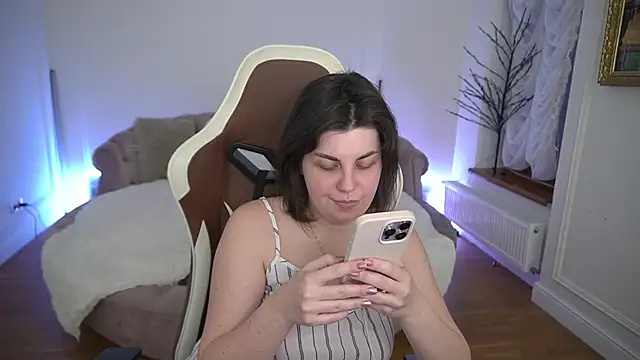 Chat +18 de MirandaWong ao vivo