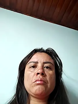 Chat XXX en directo de karlagiraldo198