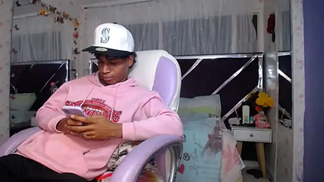 Santy_bigcock_01: διαδικτυακό σόου στην κάμερα