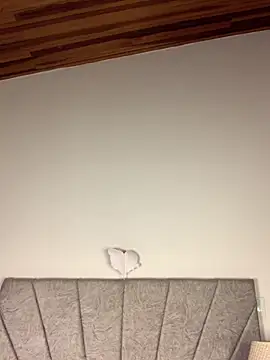 Val12777 Chat XXX in diretta