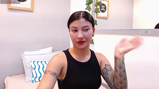 louis_k Adlı Modelin Canlı XXX Sohbeti