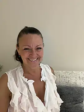 Show modela HotLdyllic na web-kameri