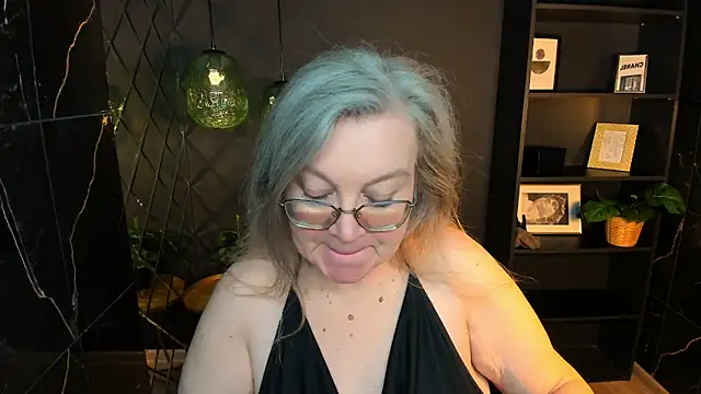 NataliMellow Adlı Modelin Canlı XXX Sohbeti