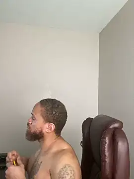 Fathero1time: διαδικτυακό σόου στην κάμερα