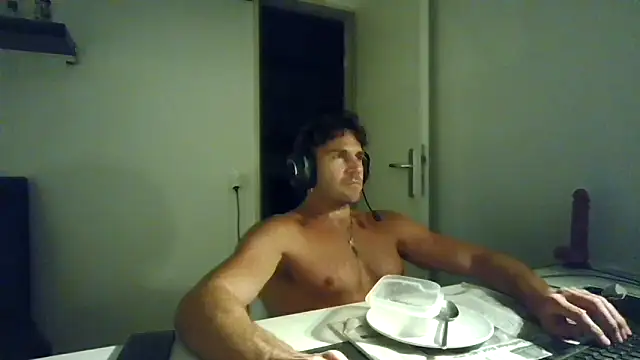 alpha-hunk's Live XXX Chat