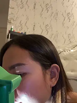 Ponthip: διαδικτυακό σόου στην κάμερα