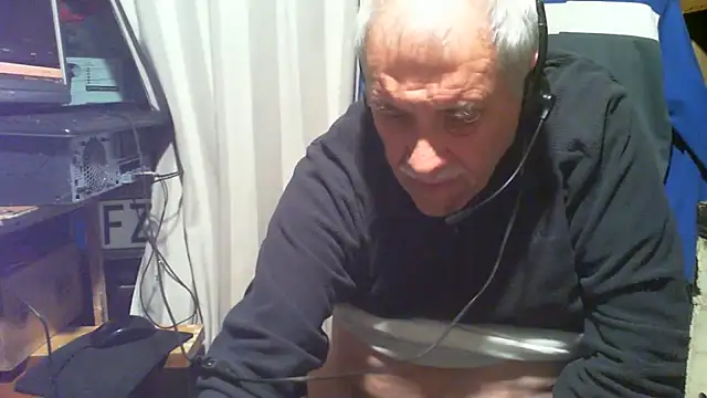 nonnomaturobisex Show in webcam