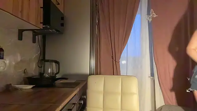 Moniraya: вебкам-шоу