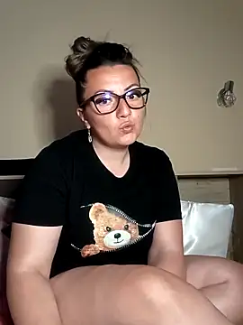 Sweetredvelvet Webcam show