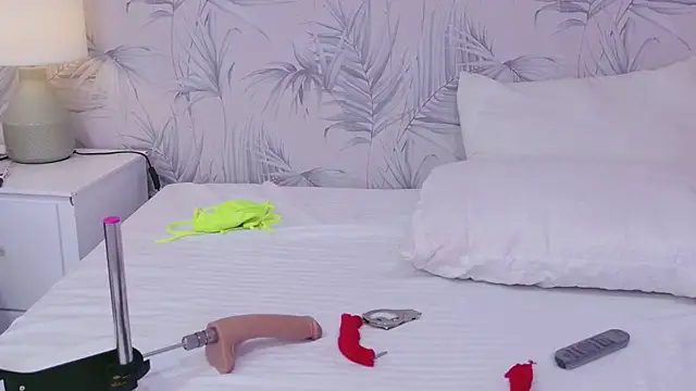 EmmaLeensn Live XXX chat