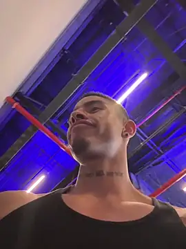 willclayy: διαδικτυακό σόου  στην κάμερα