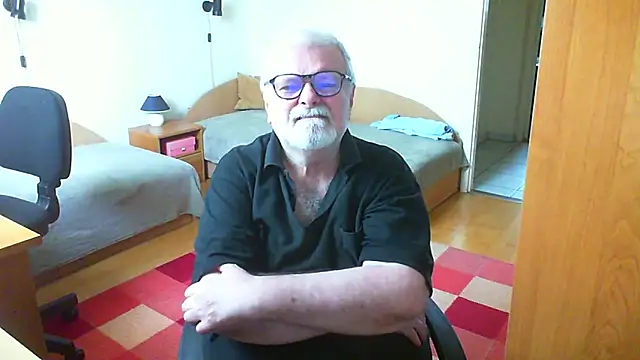 petvarad 即時 XXX 聊天