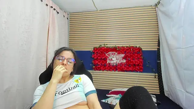 rosse_2504's Live XXX Chat