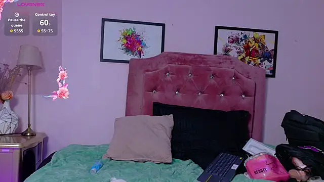 Chat XXX en directo de Selenee23