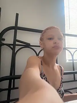 jojosbizarrelyf's Webcam Show