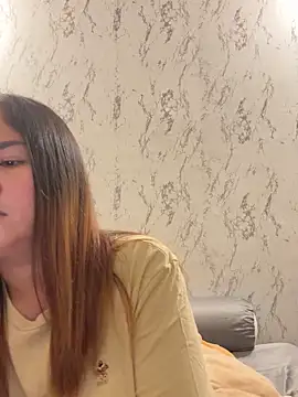 Pokazy przed kamerką – Ponthip