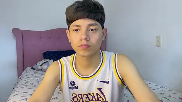 Andy_Belier23 即時 XXX 聊天