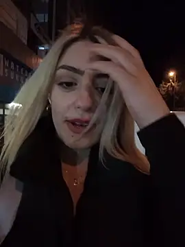 BlondeKasarSude Adlı Modelin Web Kamerası Şovu