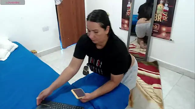 LAURA_Foxht 라이브 XXX 채팅