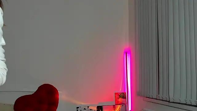 Andrea_Blossom Adlı Modelin Canlı XXX Sohbeti