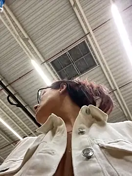 NataKitten: διαδικτυακό σόου στην κάμερα