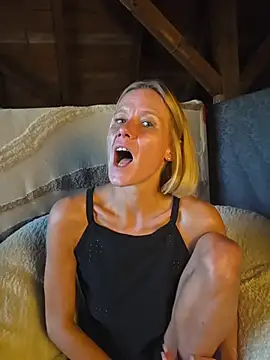 XXX chat uživo modela yola181