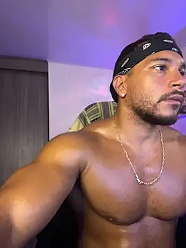 FreszX: διαδικτυακό σόου στην κάμερα