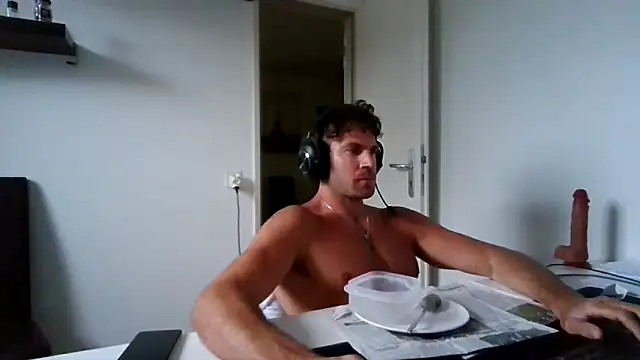 alpha-hunk live XXX chat