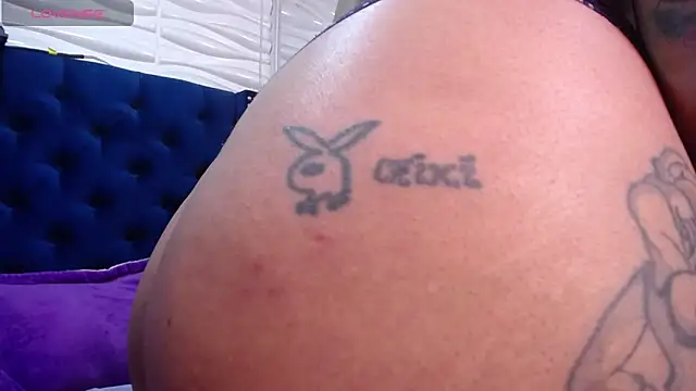 SalmaTits' Webcam Show