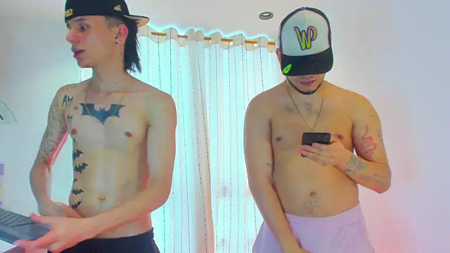 Pokazy przed kamerką – TheBatMansion