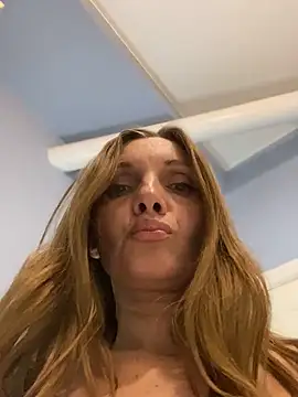 Chatroom XXX en direct de miss_darsi