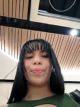 MonserratJons01's Live XXX Chat