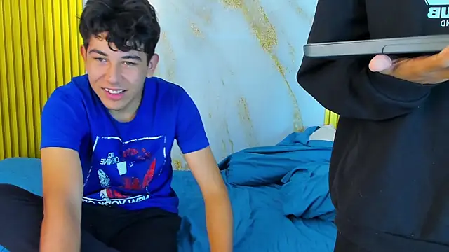 Pertunjukan Kamera Web peakk_twiinns