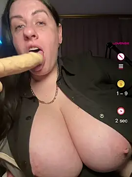 Evelinia's Live XXX Chat