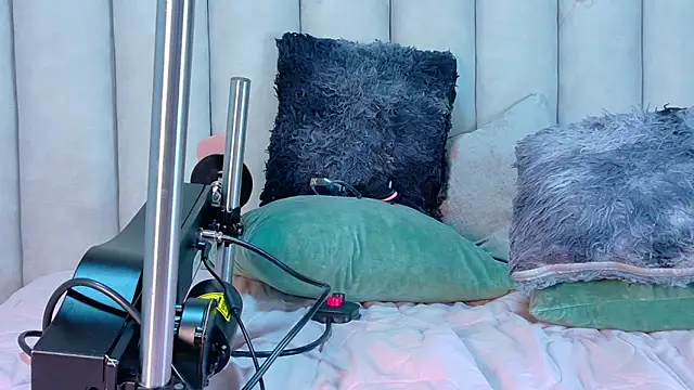 Chat +18 de Miia_Anderson ao vivo