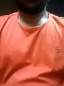 Karantamiltop élő XXX-chatje