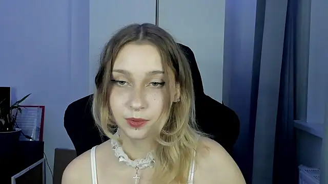 Chat +18 de Cassi_Stonem ao vivo