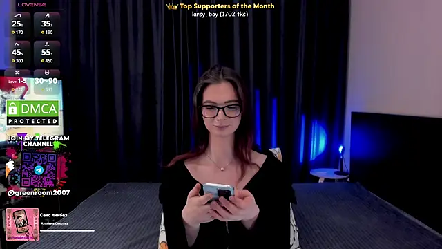 Lee_Loo: διαδικτυακό σόου στην κάμερα