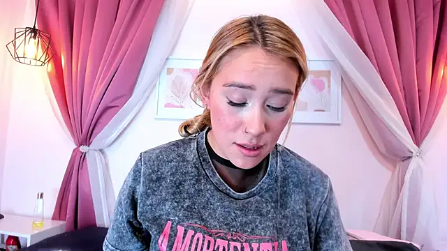 Lannajansen Chat XXX in diretta