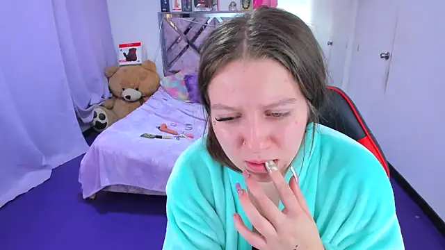 Luna_Analya élő XXX-chatje